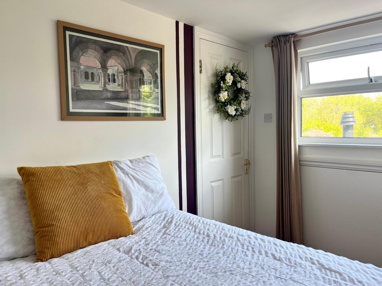 Lopez Home Crawley Ifield المظهر الخارجي الصورة